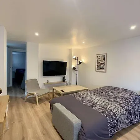 Moderne Avec Parking Gratuit